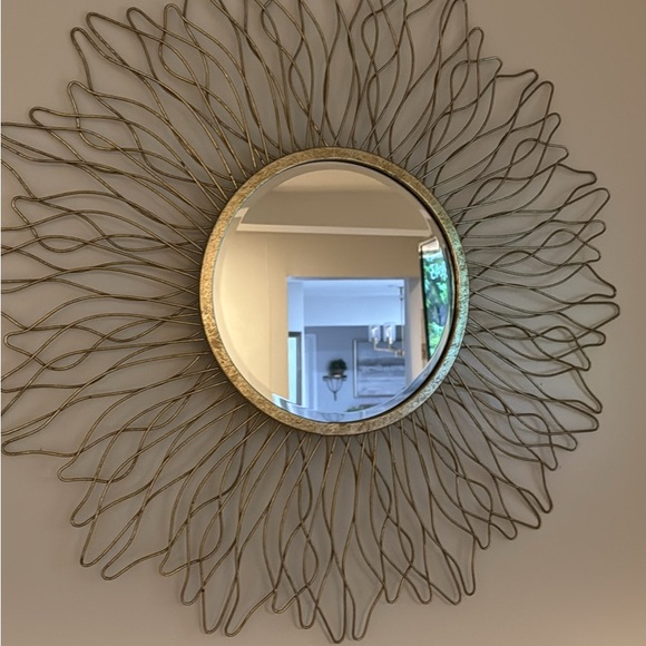 Elegant Silver Shell Wall Art - Picture 2 of 9